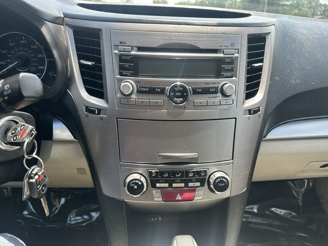 2011 Subaru Outback Image 11