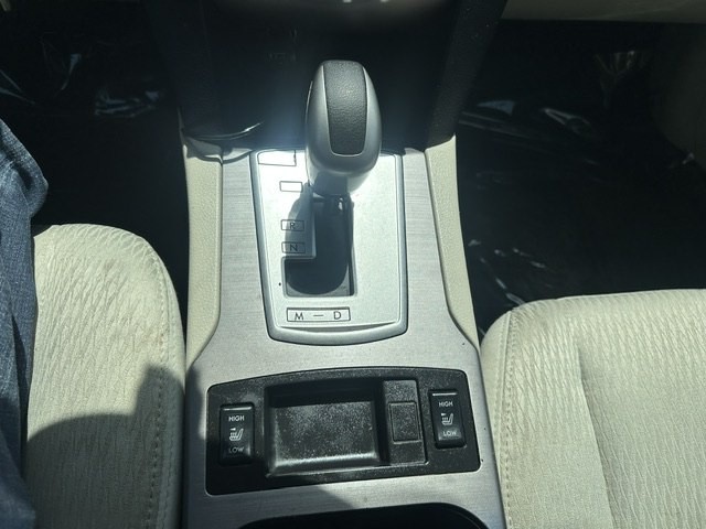 2011 Subaru Outback Image 12