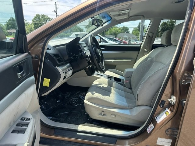 2011 Subaru Outback Image 15