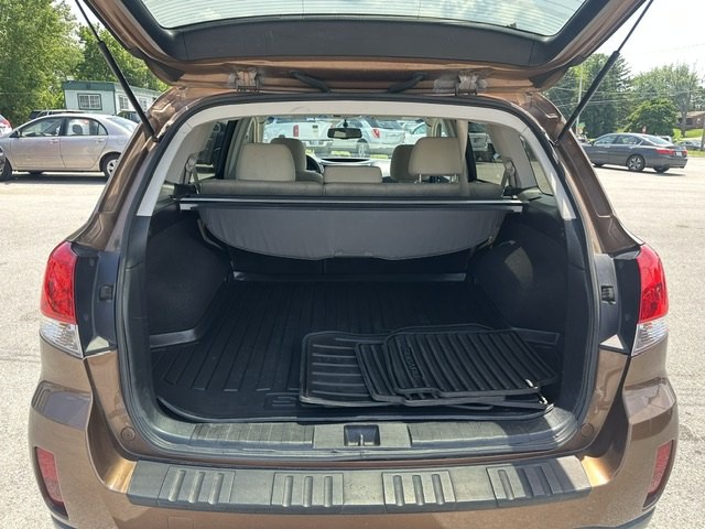 2011 Subaru Outback Image 17