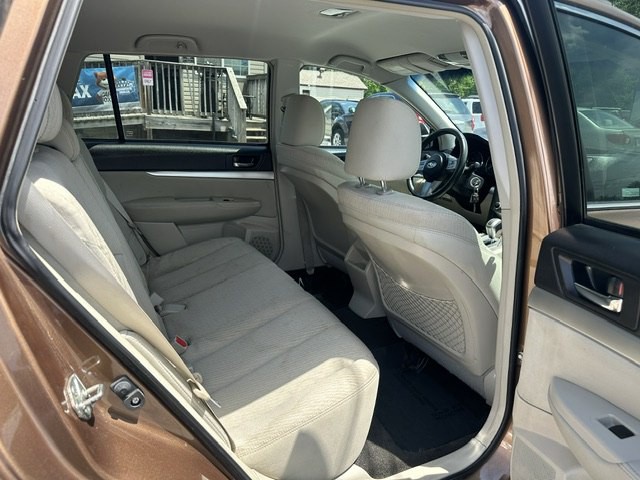 2011 Subaru Outback Image 18
