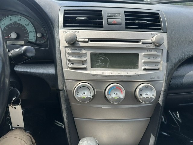 2011 Toyota Camry Image 12