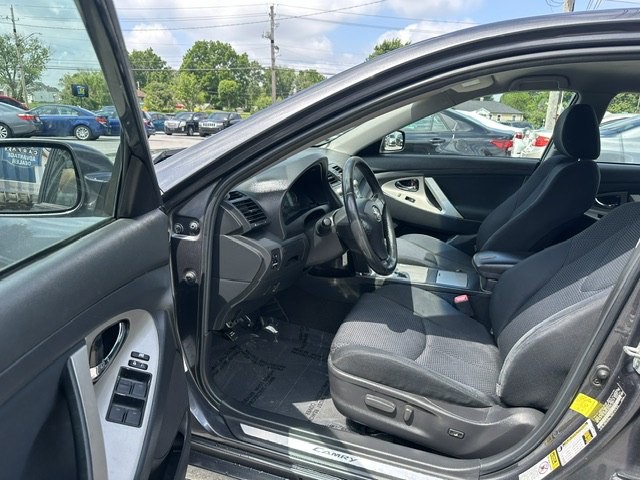 2011 Toyota Camry Image 15
