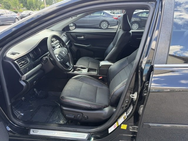 2015 Toyota Camry Image 9