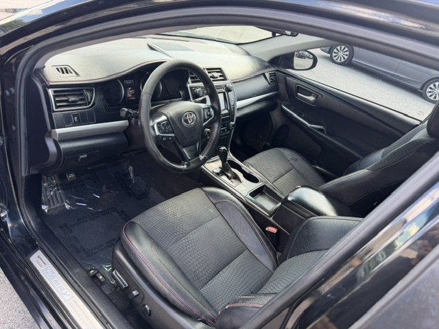 2015 Toyota Camry Image 10