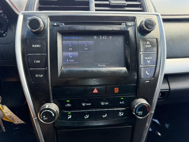 2015 Toyota Camry Image 17