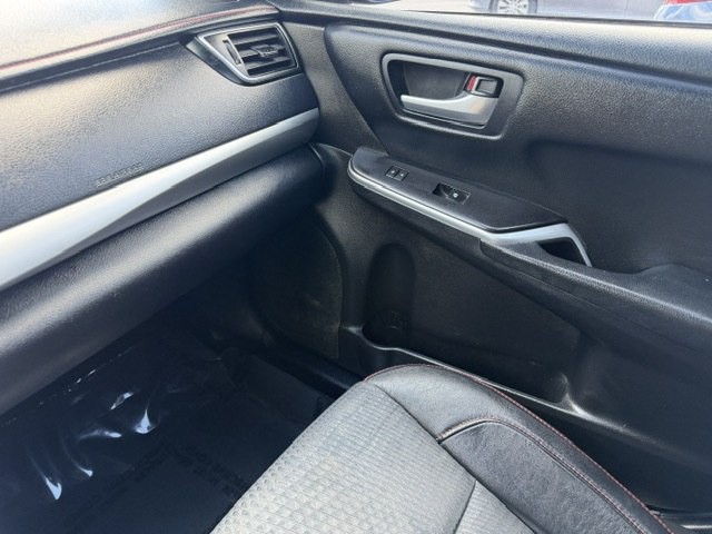 2015 Toyota Camry Image 19