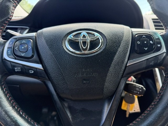 2015 Toyota Camry Image 20