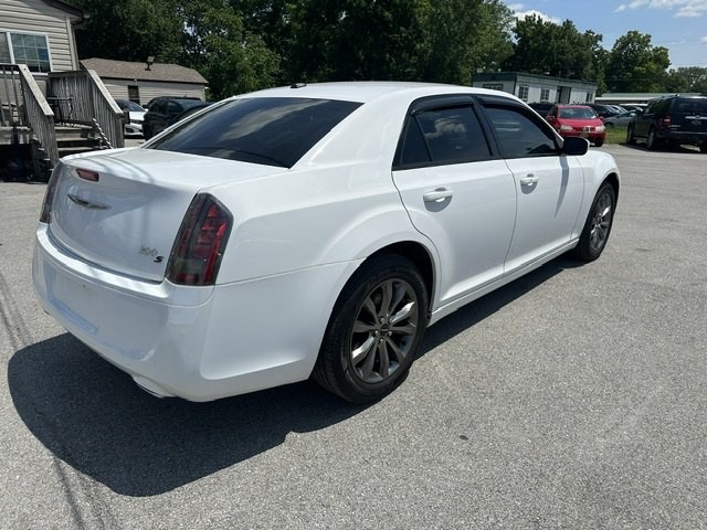 2014 Chrysler 300 Image 3