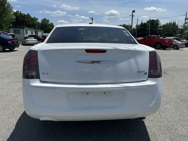 2014 Chrysler 300 Image 4