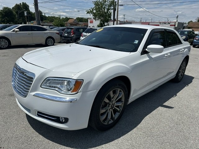 2014 Chrysler 300 Image 7