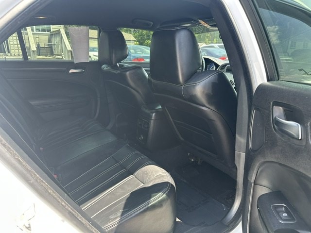 2014 Chrysler 300 Image 19