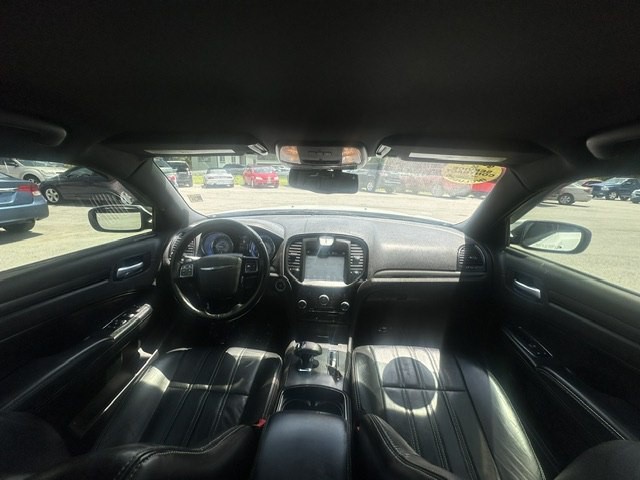 2014 Chrysler 300 Image 21