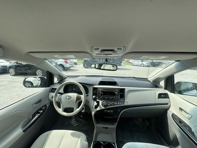 2013 Toyota Sienna Image 20