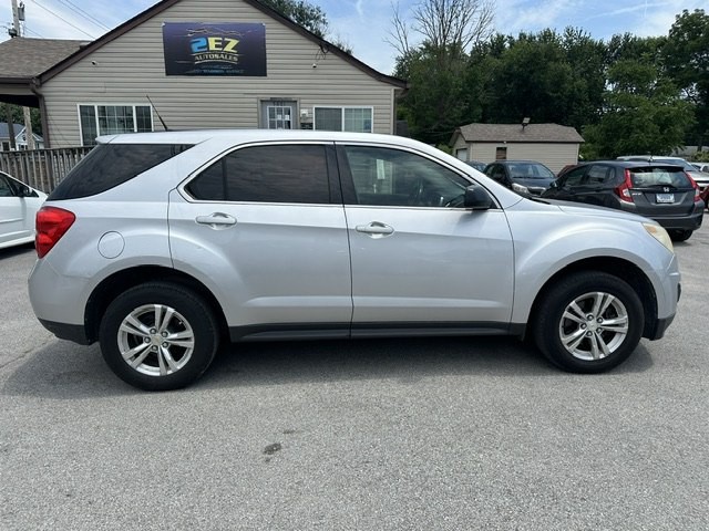 2011 Chevrolet Equinox Image 2