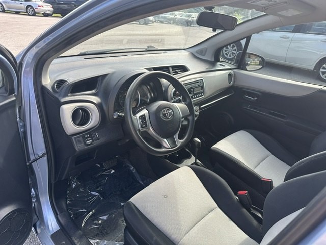 2012 Toyota Yaris Image 9