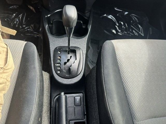 2012 Toyota Yaris Image 12