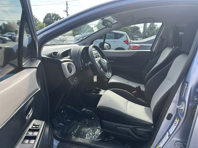 2012 Toyota Yaris Image 14