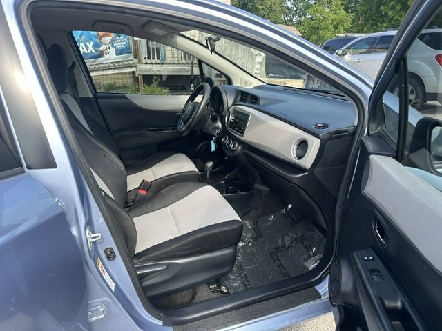 2012 Toyota Yaris Image 18