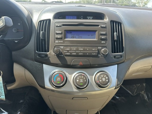 2010 Hyundai Elantra Image 12