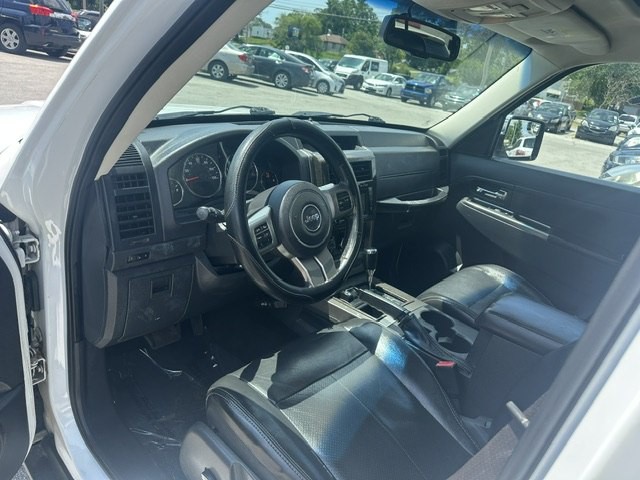 2012 Jeep Liberty Image 9