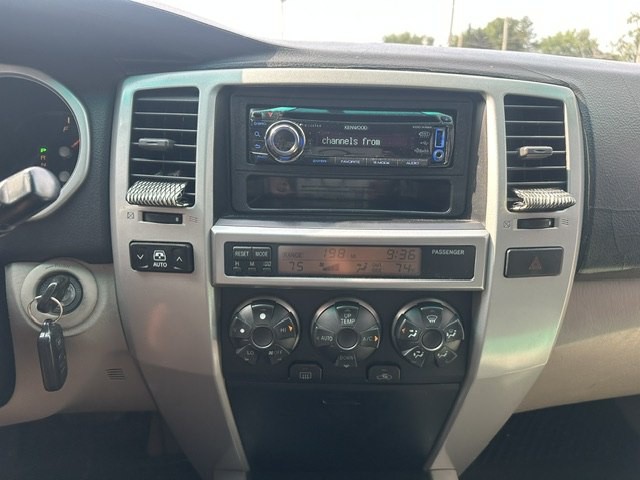 2004 Toyota 4Runner Image 11