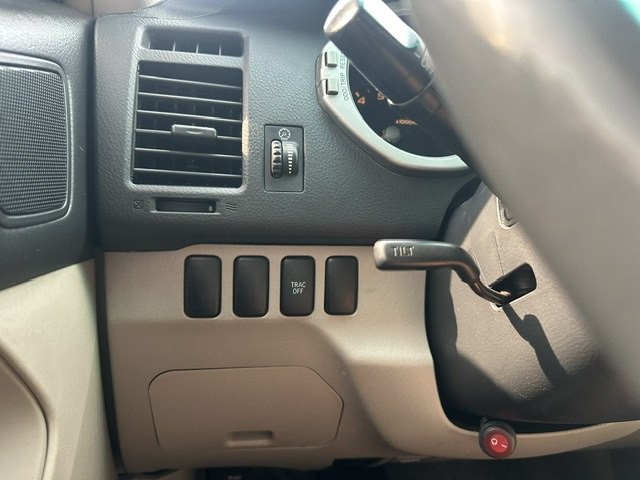 2004 Toyota 4Runner Image 13