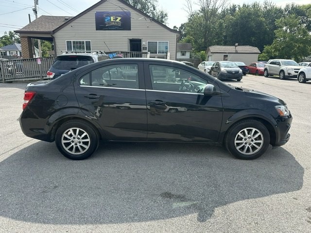 2018 Chevrolet Sonic Image 2