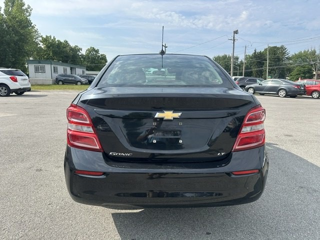 2018 Chevrolet Sonic Image 4