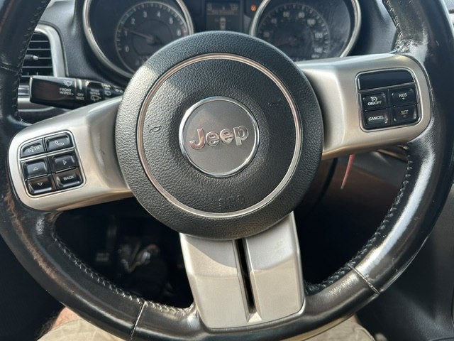 2011 Jeep Grand Cherokee Image 12