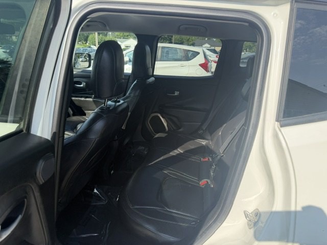 2015 Jeep Renegade Image 11