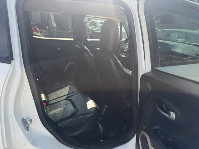 2015 Jeep Renegade Image 14