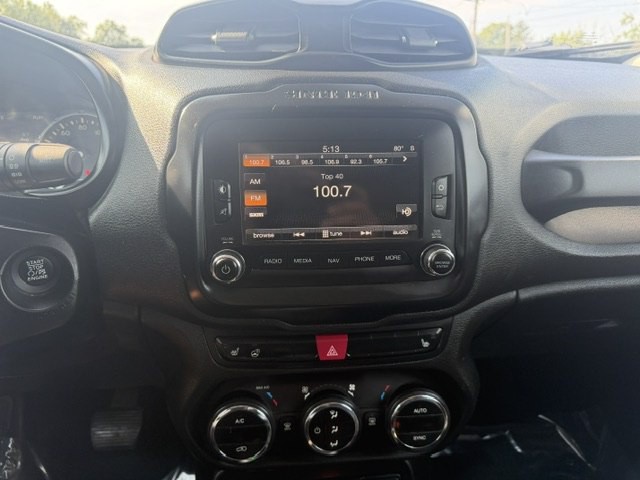 2015 Jeep Renegade Image 17