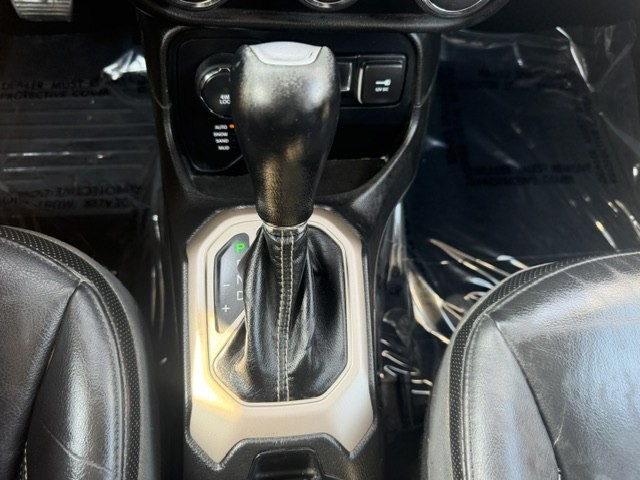 2015 Jeep Renegade Image 19