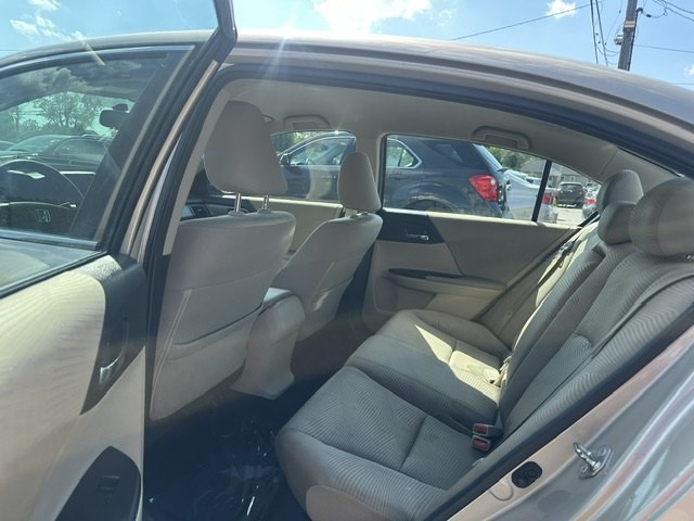 2015 Honda Accord Image 16