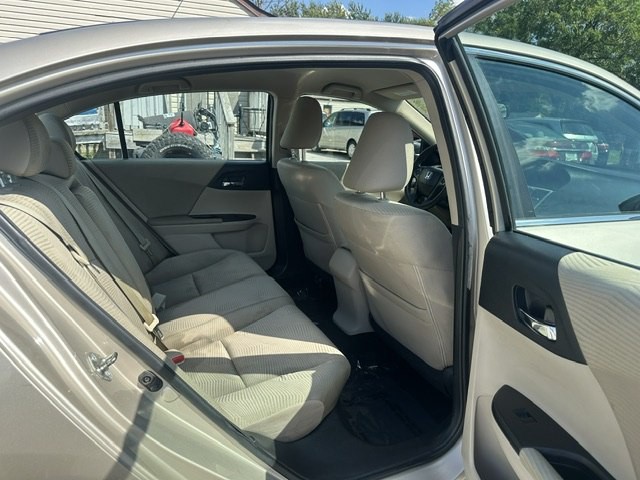 2015 Honda Accord Image 18