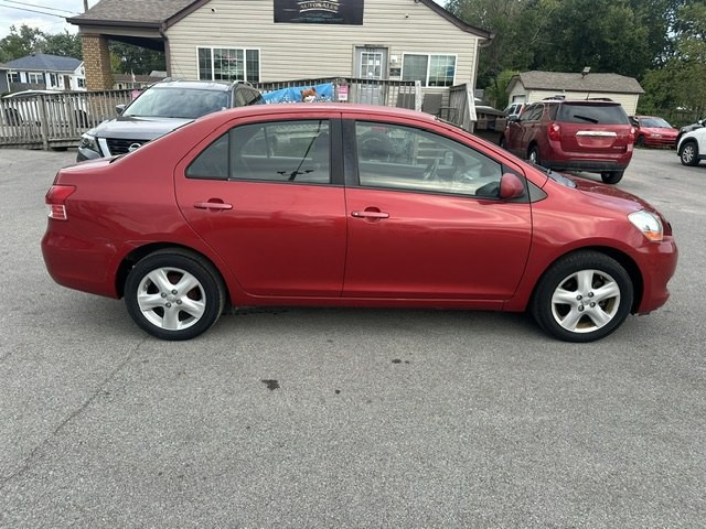 2008 Toyota Yaris Image 2