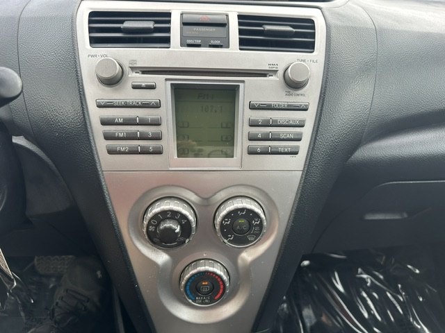 2008 Toyota Yaris Image 10