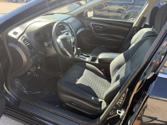 2016 Nissan Altima Image 9