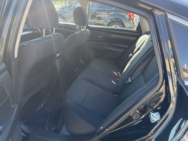 2016 Nissan Altima Image 10