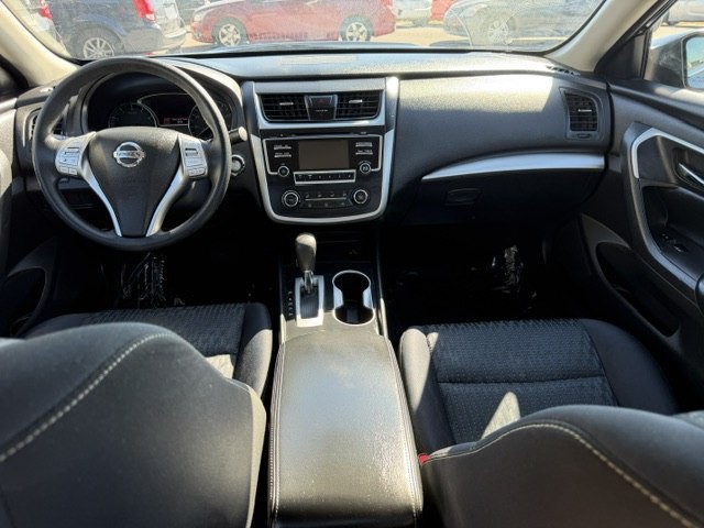 2016 Nissan Altima Image 11
