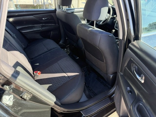 2016 Nissan Altima Image 13