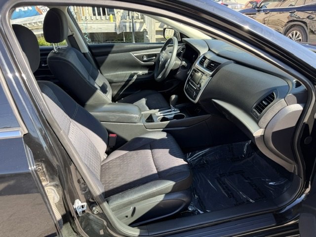 2016 Nissan Altima Image 14