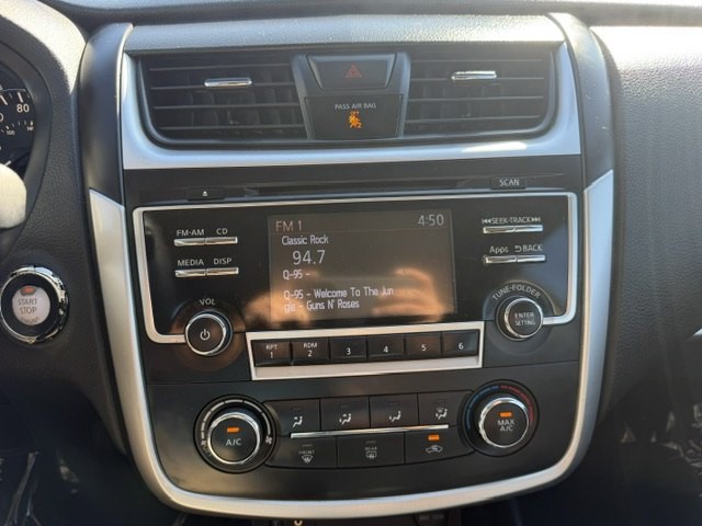 2016 Nissan Altima Image 16