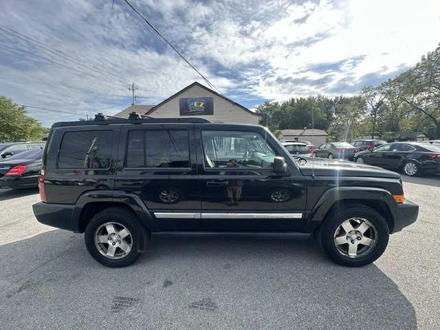 2010 Jeep Commander Image 2