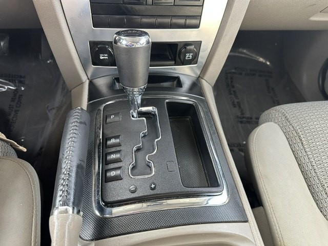 2010 Jeep Commander Image 13