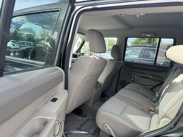 2010 Jeep Commander Image 15