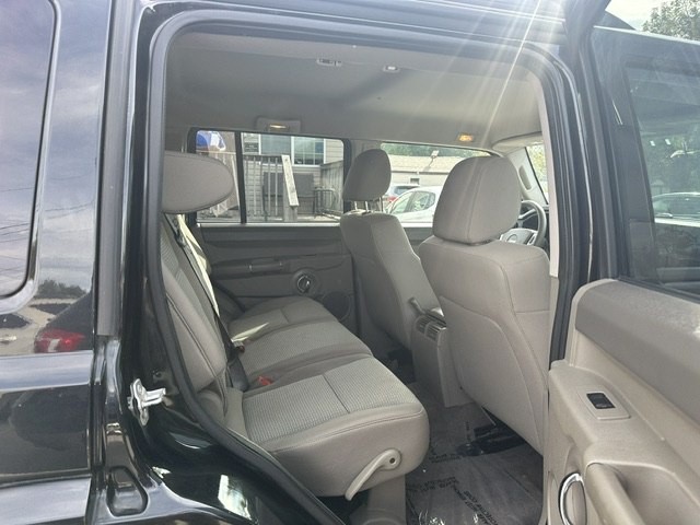 2010 Jeep Commander Image 17