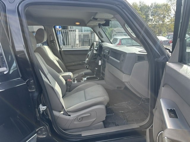 2010 Jeep Commander Image 18