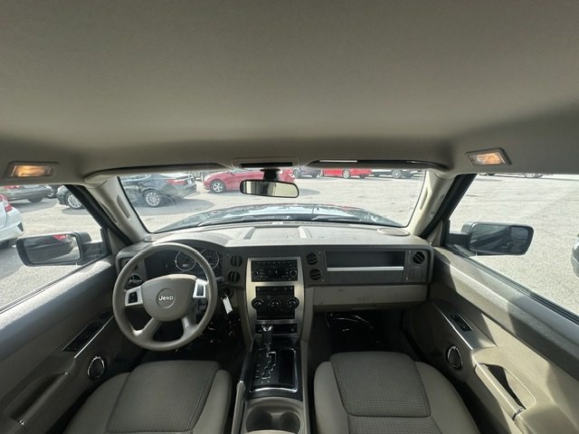 2010 Jeep Commander Image 20